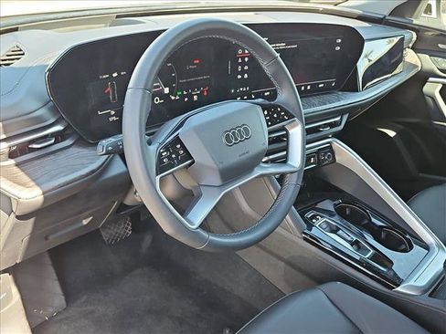 Certified 2025 Audi Q5 Premium w/ Premium Plus AWD/4WD image 9
