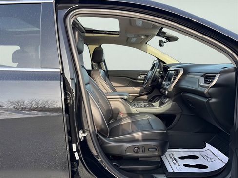 Used 2023 GMC Acadia Denali image 10