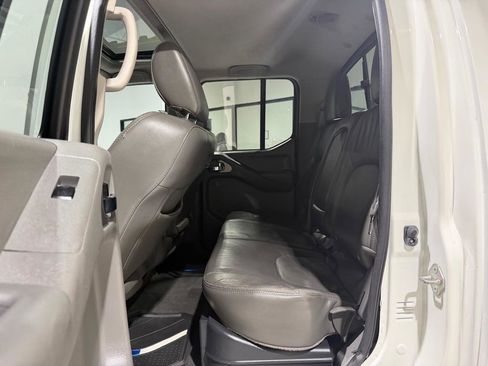 Used 2019 Nissan Frontier SL RWD image 15