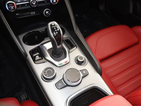 Used 2024 Alfa Romeo Giulia Veloce image 34