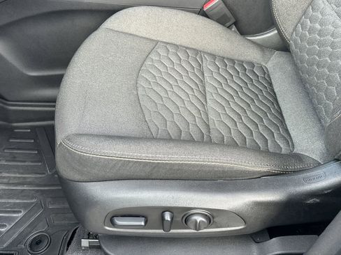 Used 2020 Chevrolet Equinox LT image 20