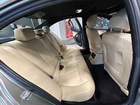 Used 2018 BMW 330i xDrive Sedan AWD/4WD image 46