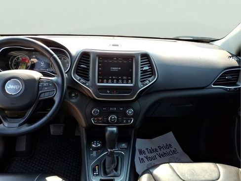 Used 2020 Jeep Cherokee Trailhawk w/ Cold Weather Group AWD/4WD image 12