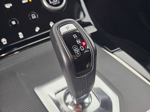 Used 2023 Land Rover Range Rover Evoque R-Dynamic SE image 40
