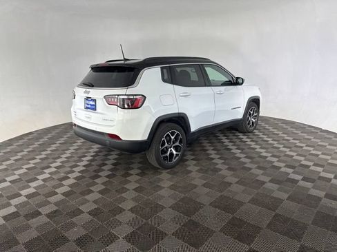 Used 2025 Jeep Compass Limited AWD/4WD image 7