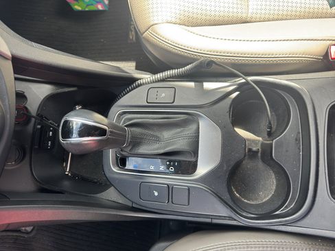 Used 2013 Hyundai Santa Fe Sport image 11