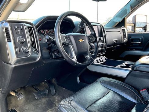 Used 2017 Chevrolet Silverado 2500 LT w/ Midnight Edition image 8