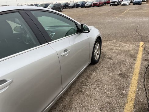 Used 2016 Chevrolet Cruze LT image 20