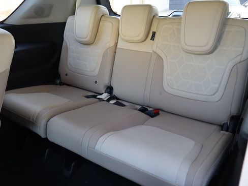 Used 2025 Nissan Armada Platinum RWD image 7
