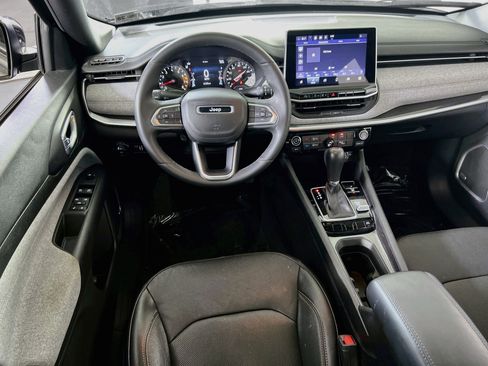 Used 2023 Jeep Compass Latitude w/ Sun and Sound Group AWD/4WD image 21