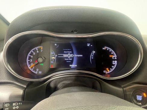 Used 2021 Jeep Grand Cherokee Limited image 17