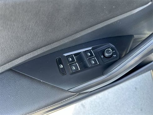 Used 2024 Volkswagen Jetta SE image 14