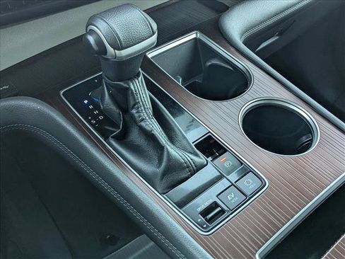 Used 2022 Toyota Sienna XLE image 12