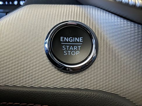 Used 2025 Ford Explorer Active w/ Active Comfort Package image 25