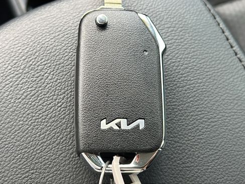 Used 2023 Kia Soul LX w/ LX Technology Package FWD image 22