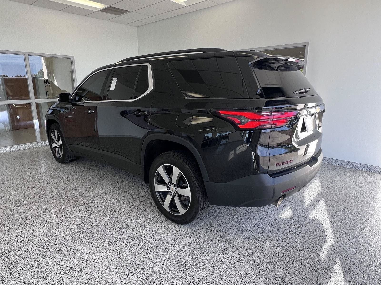 Used 2023 Chevrolet Traverse LT w/ LT Premium Package AWD/4WD image 20