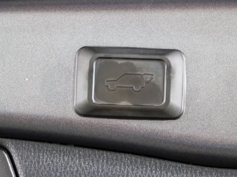 Used 2021 Toyota RAV4 XLE w/ Convenience Package AWD/4WD image 30