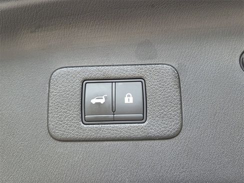 Used 2021 Nissan Armada SL w/ Captain's Chairs Package image 26