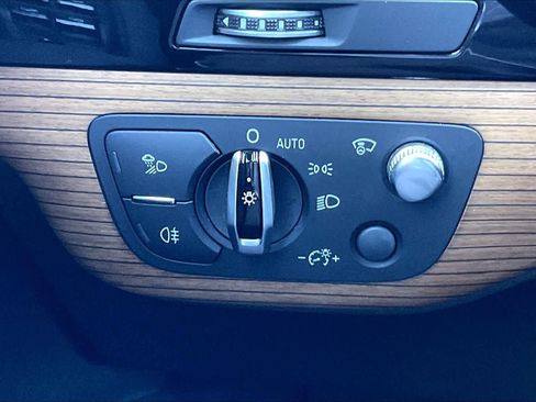 Used 2017 Audi Q7 3.0T Prestige image 32