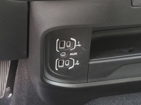 Used 2024 RAM 3500 Tradesman w/ Chrome Appearance Group AWD/4WD image 23