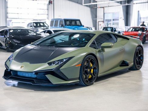 Used 2023 Lamborghini Huracan Tecnica image 2
