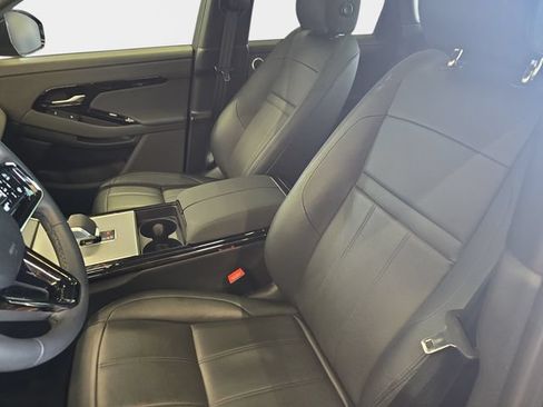 Certified 2025 Land Rover Range Rover Evoque S AWD/4WD image 18