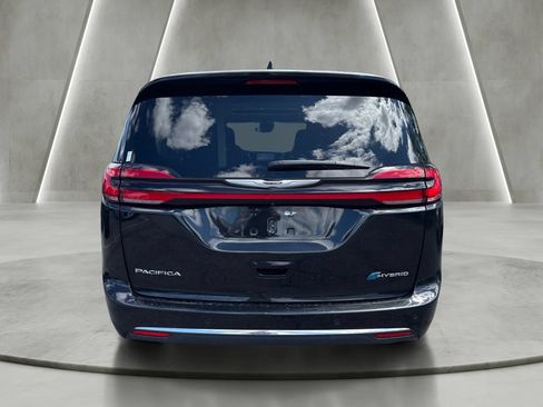 Used 2023 Chrysler Pacifica Limited FWD image 6
