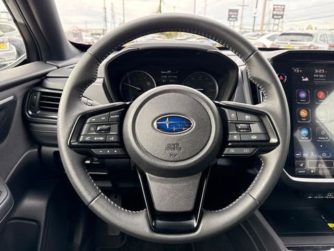 Used 2025 Subaru Forester Premium AWD/4WD image 18