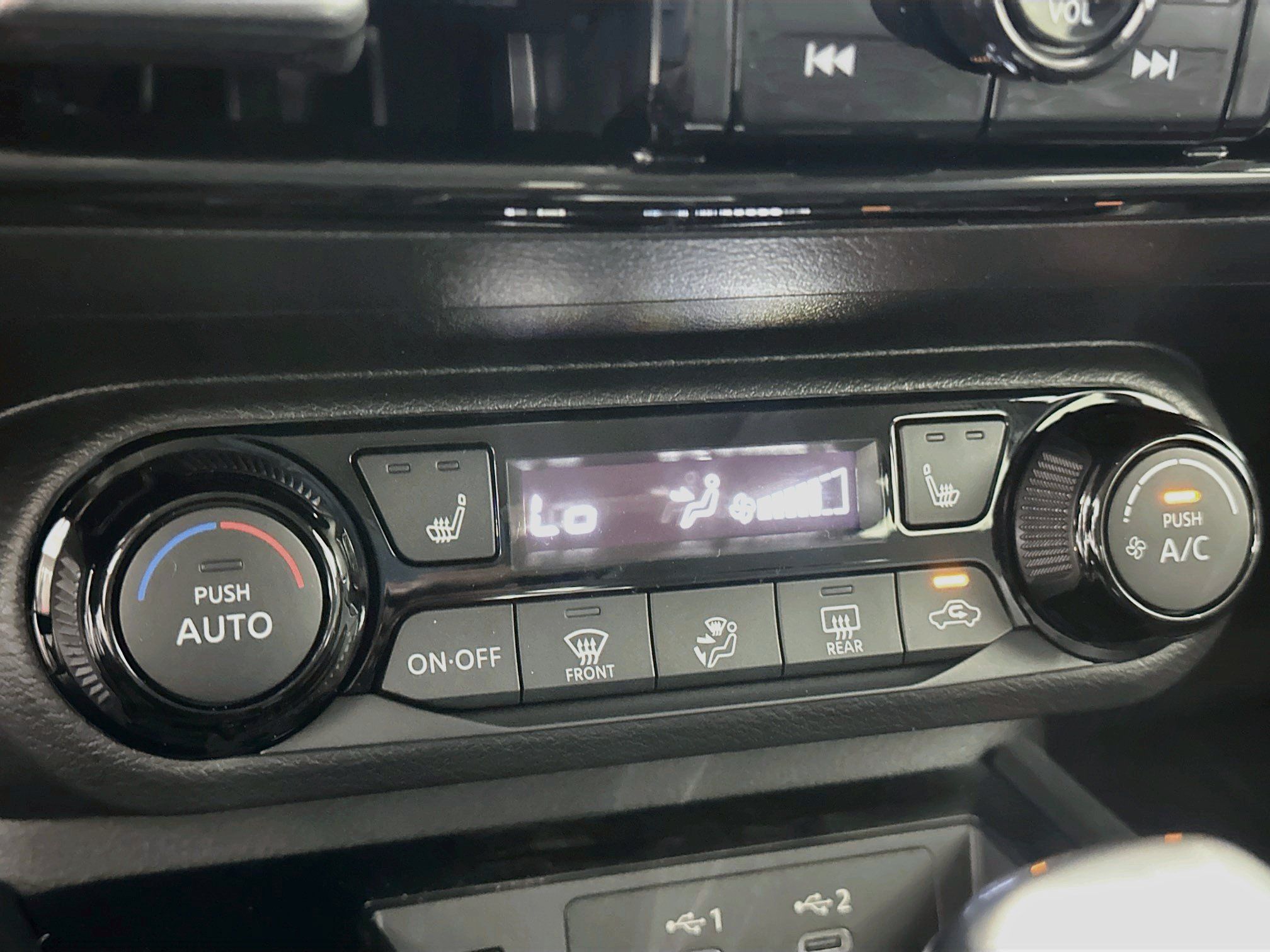 Used 2026 Nissan Kicks SV w/ SV Premium Package FWD image 23