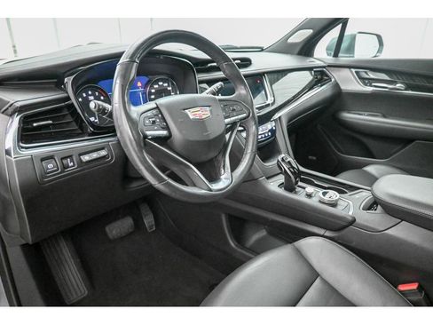 Used 2020 Cadillac XT6 Premium Luxury image 9