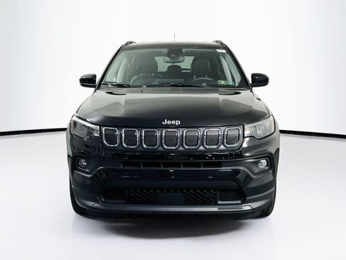 Used 2022 Jeep Compass Latitude AWD/4WD image 2