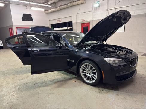 Used 2015 BMW 740Li image 7