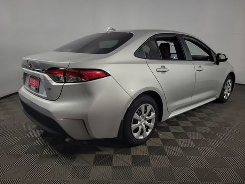 Used 2025 Toyota Corolla LE FWD image 8