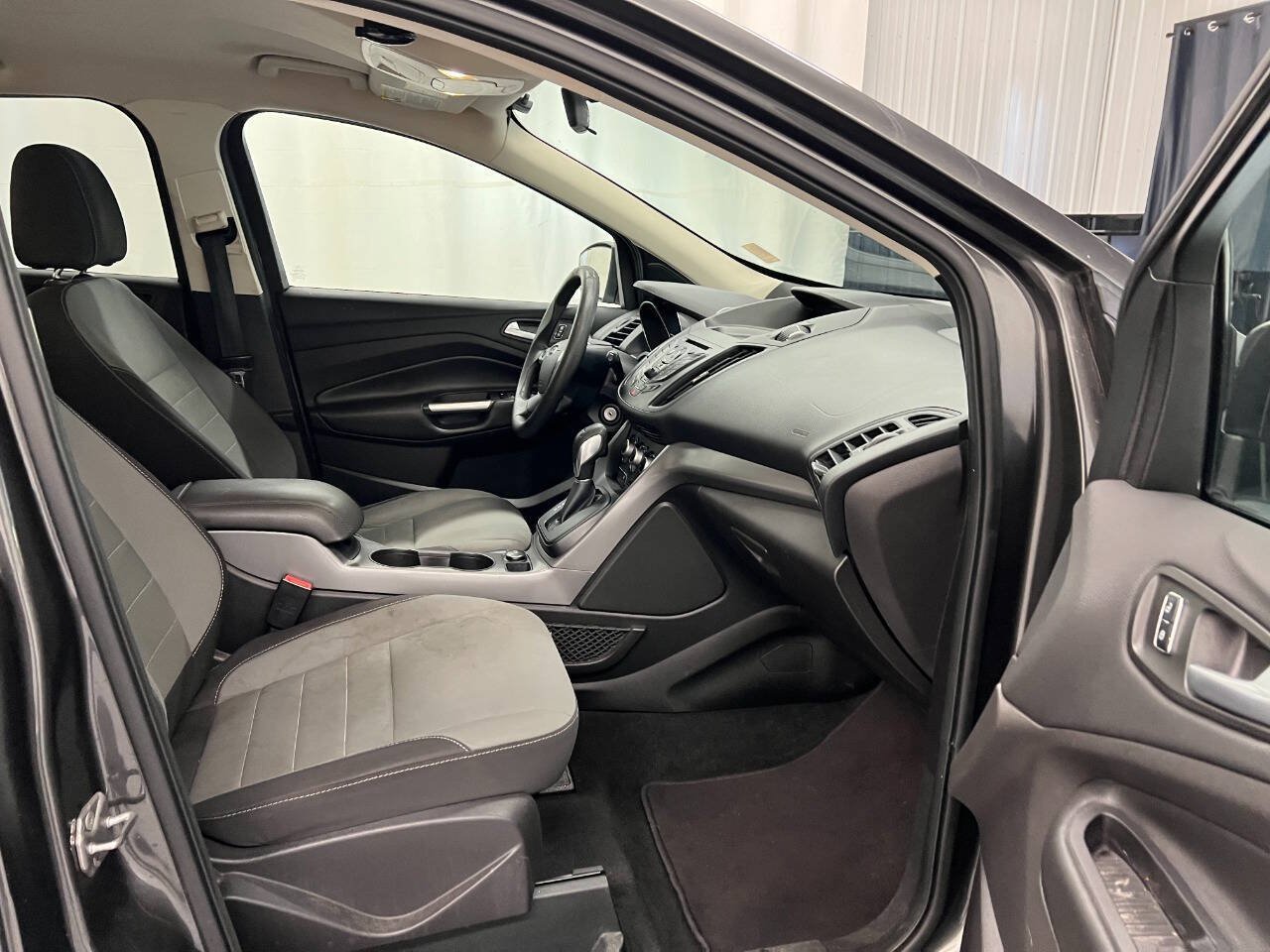 Used 2016 Ford Escape SE FWD image 11