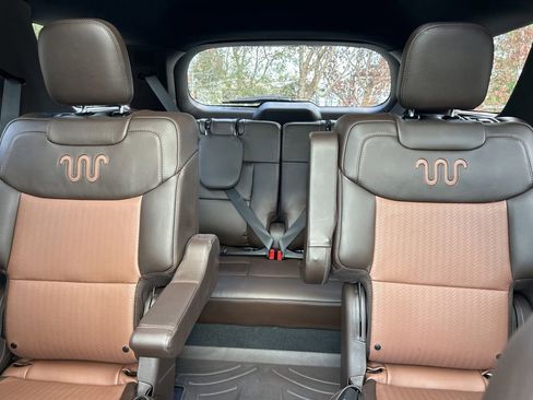 Used 2022 Ford Explorer King Ranch image 13