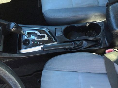 Used 2014 Toyota Corolla L image 24