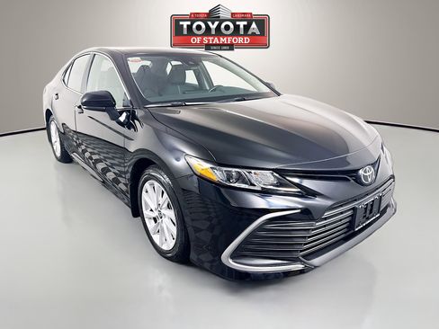 Certified 2024 Toyota Camry LE image 1