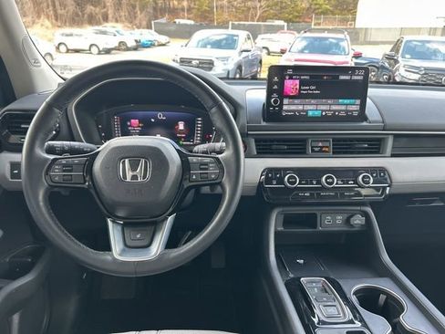 Used 2023 Honda Pilot Elite image 16