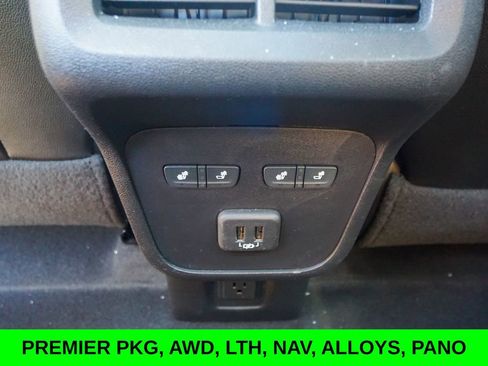 Used 2023 Chevrolet Equinox Premier image 37