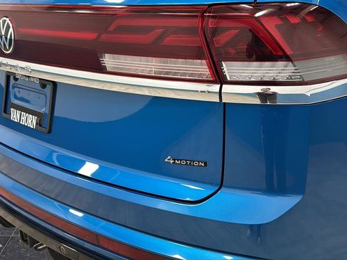 Used 2024 Volkswagen Atlas Cross Sport SEL Premium R-Line image 36