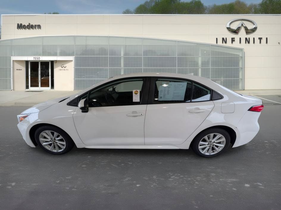 Used 2023 Toyota Corolla LE w/ LE Convenience Package FWD image 6