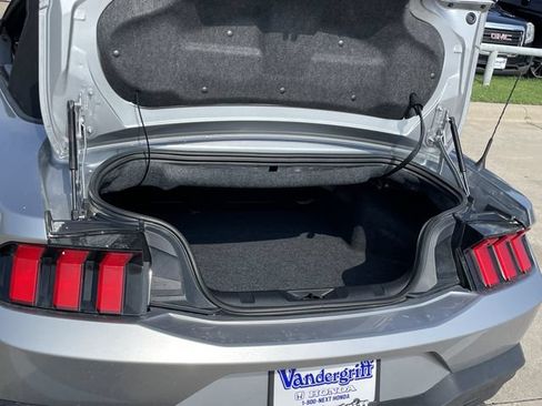 Used 2026 Ford Mustang Premium RWD image 27