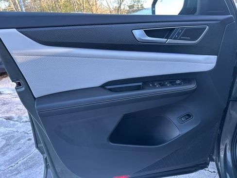 Used 2025 Volkswagen Atlas Cross Sport SEL Premium R-Line image 12