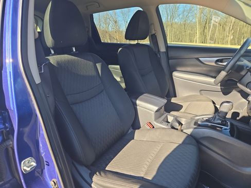 Used 2019 Nissan Rogue SV image 23