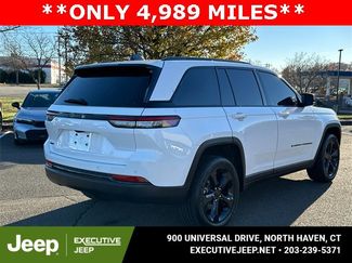 Used 2025 Jeep Grand Cherokee Altitude video 2