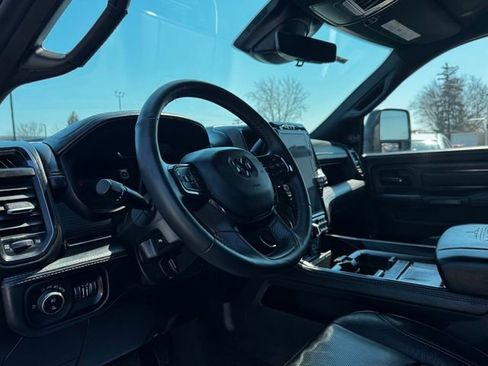 Used 2024 RAM 3500 Limited image 11