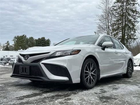 Used 2023 Toyota Camry SE image 18