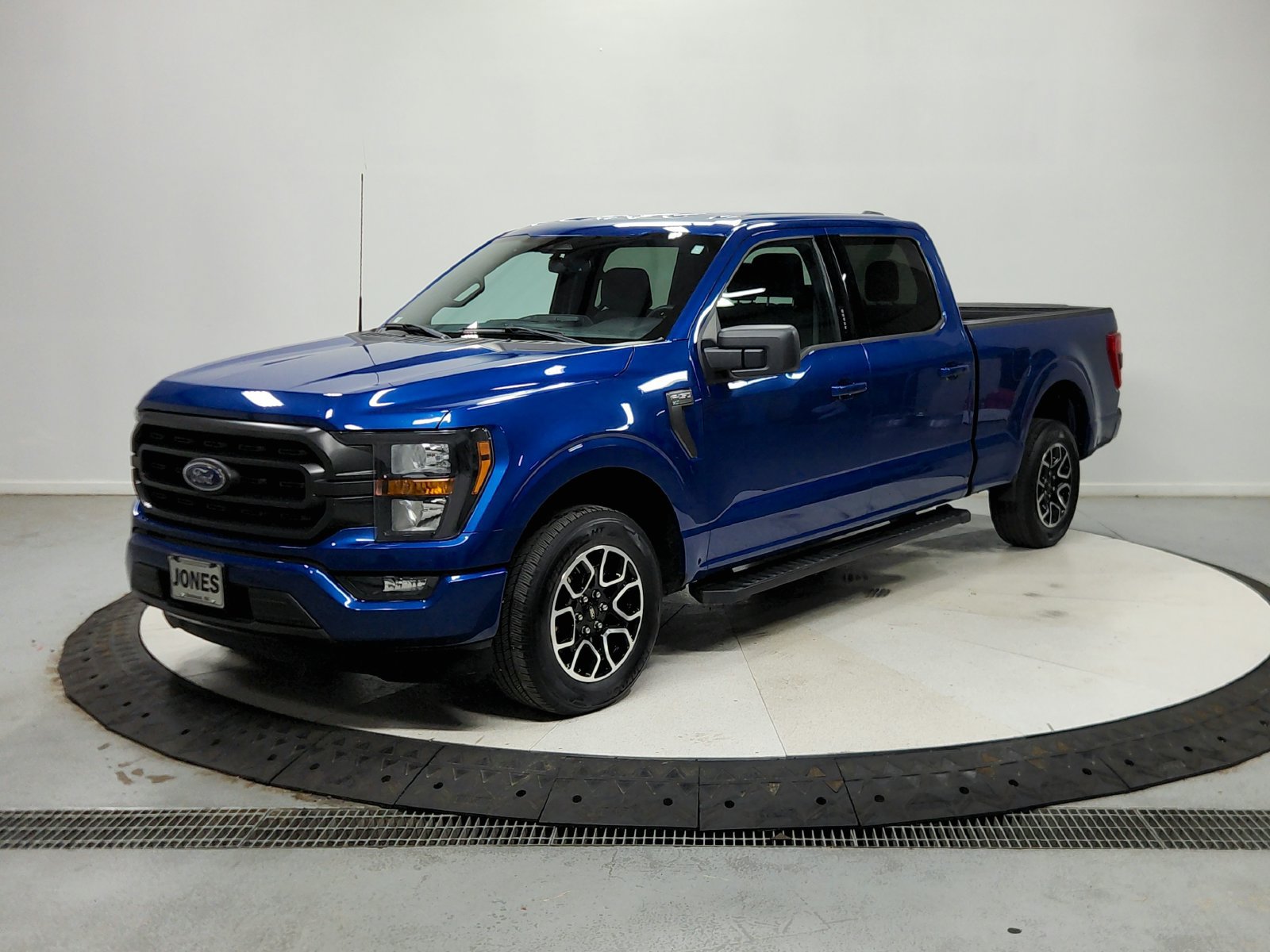Used 2023 Ford F150 XLT RWD image 4