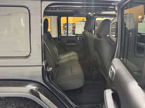 Used 2022 Jeep Wrangler Unlimited Sahara w/ Cold Weather Group image 20