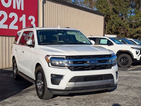 Used 2024 Ford Expedition Limited image 4
